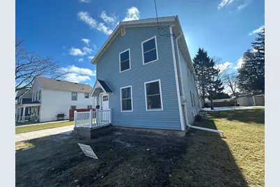 911 St Clair Street, Manitowoc, WI 54220 - Photo 2