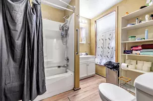 827 N Broadway, Green Bay, WI 54303 - Photo 12