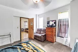 827 N Broadway, Green Bay, WI 54303 - Photo 8
