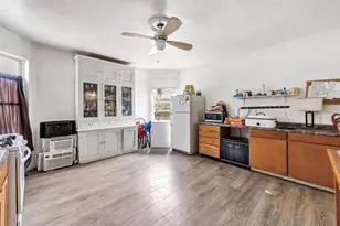 827 N Broadway, Green Bay, WI 54303 - Photo 10