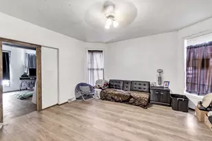 827 N Broadway, Green Bay, WI 54303 - Photo 4
