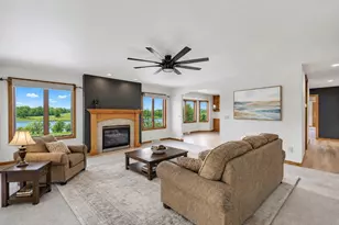 4207 Lost Dauphin Rd, De Pere, WI 54115 - Photo 4