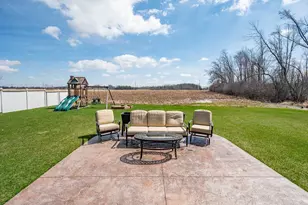 2715 Andromeda Dr, De Pere, WI 54115 - Photo 4