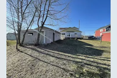 4310 Broadway Street, Manitowoc, WI 54220 - Photo 2