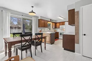 445 La Vesta Ct, Brillion, WI 54110 - Photo 4