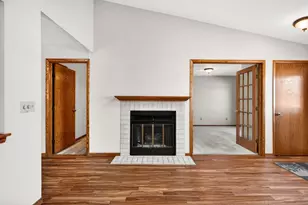 984 Tullar Rd, Neenah, WI 54956 - Photo 4