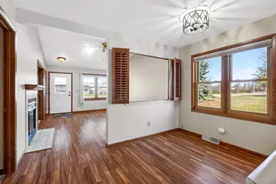 984 Tullar Road #17, Neenah, WI 54956 - Photo 6