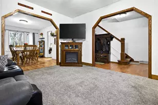 W5642 Fahrenkrug St, Nichols, WI 54152 - Photo 8