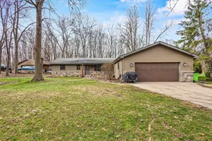 8578 Winncrest Rd, Neenah, WI 54956 - Photo 4