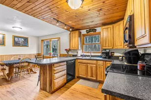 8578 Winncrest Rd, Neenah, WI 54956 - Photo 8