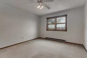 930 Manor Dr, Neenah, WI 54956 - Photo 18
