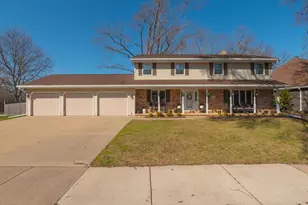3601 S Bob-O-Link Ln, Appleton, WI 54915 - Photo 2
