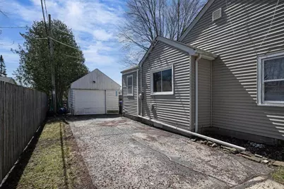 758 Madison Street, Neenah, WI 54956 - Photo 4