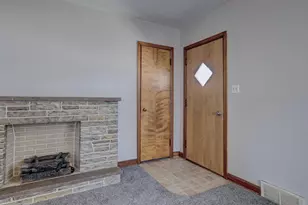 758 Madison St, Neenah, WI 54956 - Photo 8