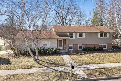 2455 Kingston Place, Oshkosh, WI 54904 - Photo 4