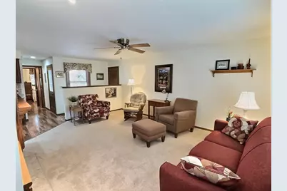 1313 E Murdock Avenue, Oshkosh, WI 54901 - Photo 2