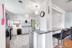601 E Kalb Ave, Green Bay, WI 54301 - Photo 8