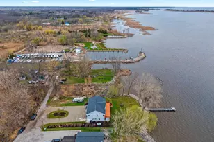 534 Resort Rd, Suamico, WI 54173 - Photo 74