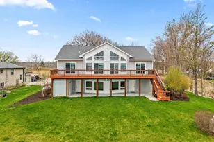 534 Resort Rd, Suamico, WI 54173 - Photo 2