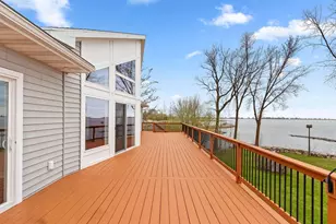 534 Resort Rd, Suamico, WI 54173 - Photo 8