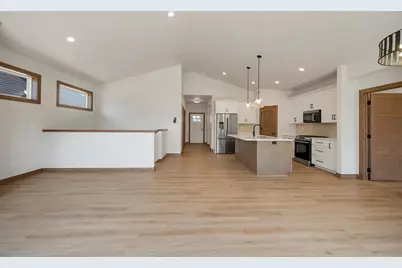 2387 Whispering Wind Lane, Green Bay, WI 54303 - Photo 20