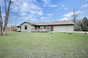 8599 Winncrest Rd, Neenah, WI 54956 - Photo 4