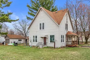 545 Division St, Wild Rose, WI 54984 - Photo 2