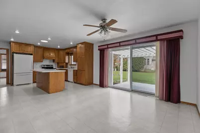 2412 Lupine Court, Menasha, WI 54952 - Photo 10