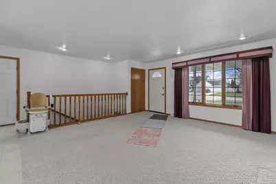 2412 Lupine Court, Menasha, WI 54952 - Photo 12