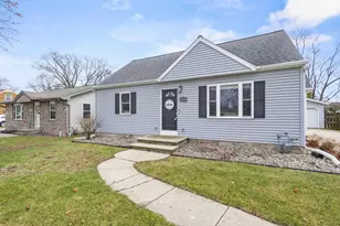 2233 Magnolia Ln, Green Bay, WI 54304 - Photo 1