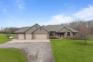 E9625 Hickory Ridge Ln, New London, WI 54961 - Photo 8
