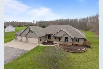 E9625 Hickory Ridge Lane, New London, WI 54961 - Photo 2