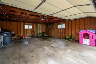 1058 Tullar Rd, Neenah, WI 54956 - Photo 26
