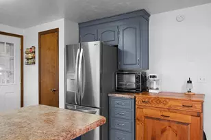 1156 Sharie Ln, Green Bay, WI 54304 - Photo 12