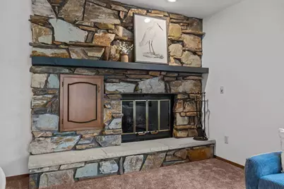 975 Manor Drive #78, Neenah, WI 54956 - Photo 6