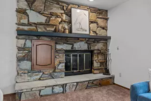 975 Manor Dr, Neenah, WI 54956 - Photo 6