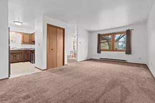 975 Manor Dr, Neenah, WI 54956 - Photo 18