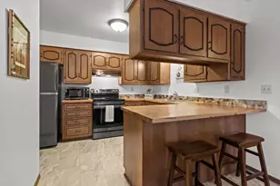 975 Manor Dr, Neenah, WI 54956 - Photo 12