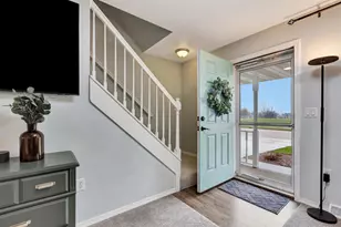 143 Olde School Rd, Neenah, WI 54956 - Photo 4