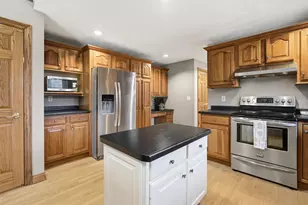 E8958 Broken Branch Ln, New London, WI 54961 - Photo 10
