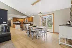 E8958 Broken Branch Ln, New London, WI 54961 - Photo 6
