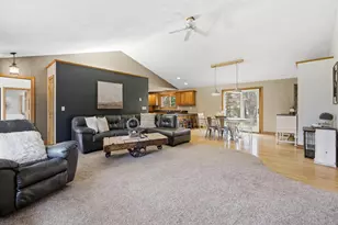 E8958 Broken Branch Ln, New London, WI 54961 - Photo 4