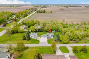 1966 Sky Ranch Ave, Oshkosh, WI 54904 - Photo 2