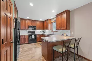 3519 Sandgate Castle Dr, Green Bay, WI 54313 - Photo 4