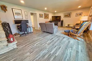 2623 Oakcrest Dr, Neenah, WI 54956 - Photo 10