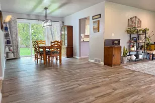 2623 Oakcrest Dr, Neenah, WI 54956 - Photo 16