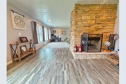 2623 Oakcrest Drive, Neenah, WI 54956 - Photo 8