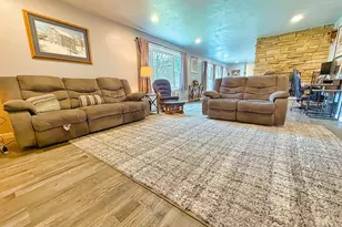 2623 Oakcrest Dr, Neenah, WI 54956 - Photo 12