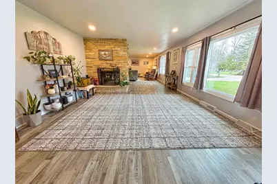 2623 Oakcrest Drive, Neenah, WI 54956 - Photo 6