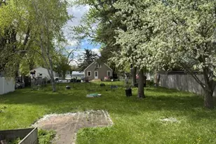 109 E 11th St, Kaukauna, WI 54130 - Photo 8